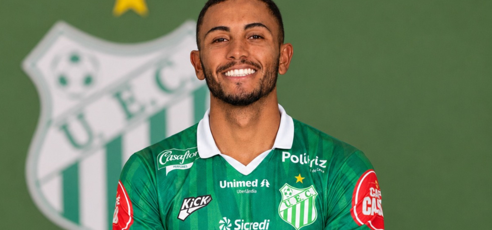 Uberlândia anuncia Samuel Alves, lateral do América-MG