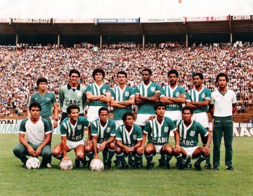 Elenco do Uberlândia Esporte Clube campeão da Taça de Prata em 1984
