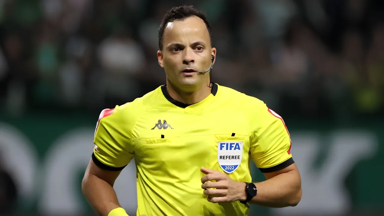 Sávio Pereira Sampaio apita ABC x Uberlândia